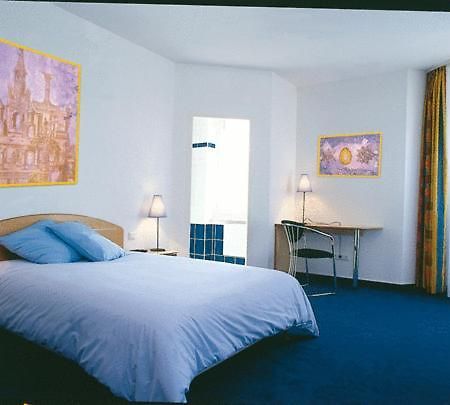 Amadeus Hotel Sarreguemines Bagian luar foto